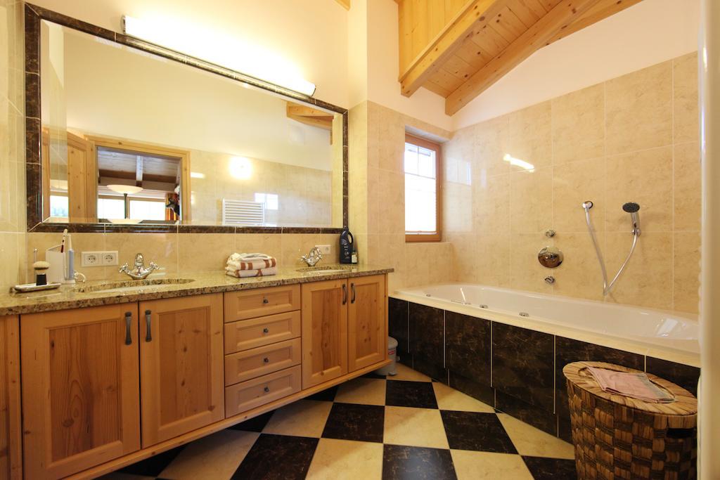 Penthouse Kitzpanorama Apartment Kaprun Room photo